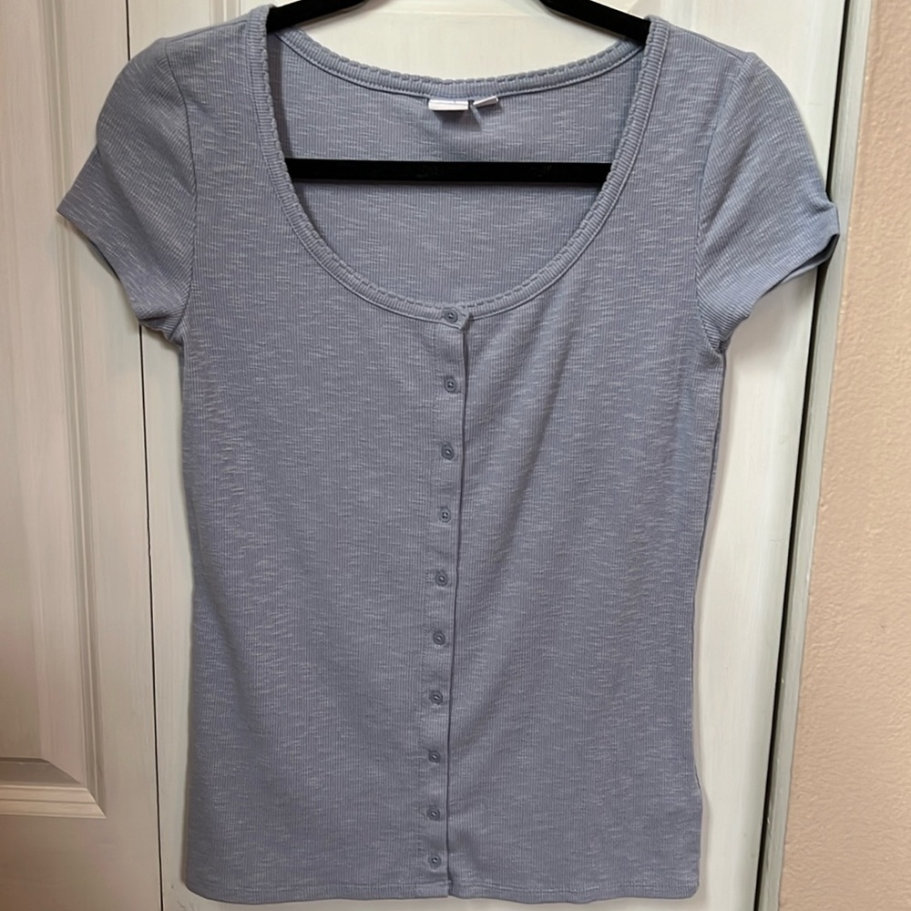 Gap Buttoned Tshirt